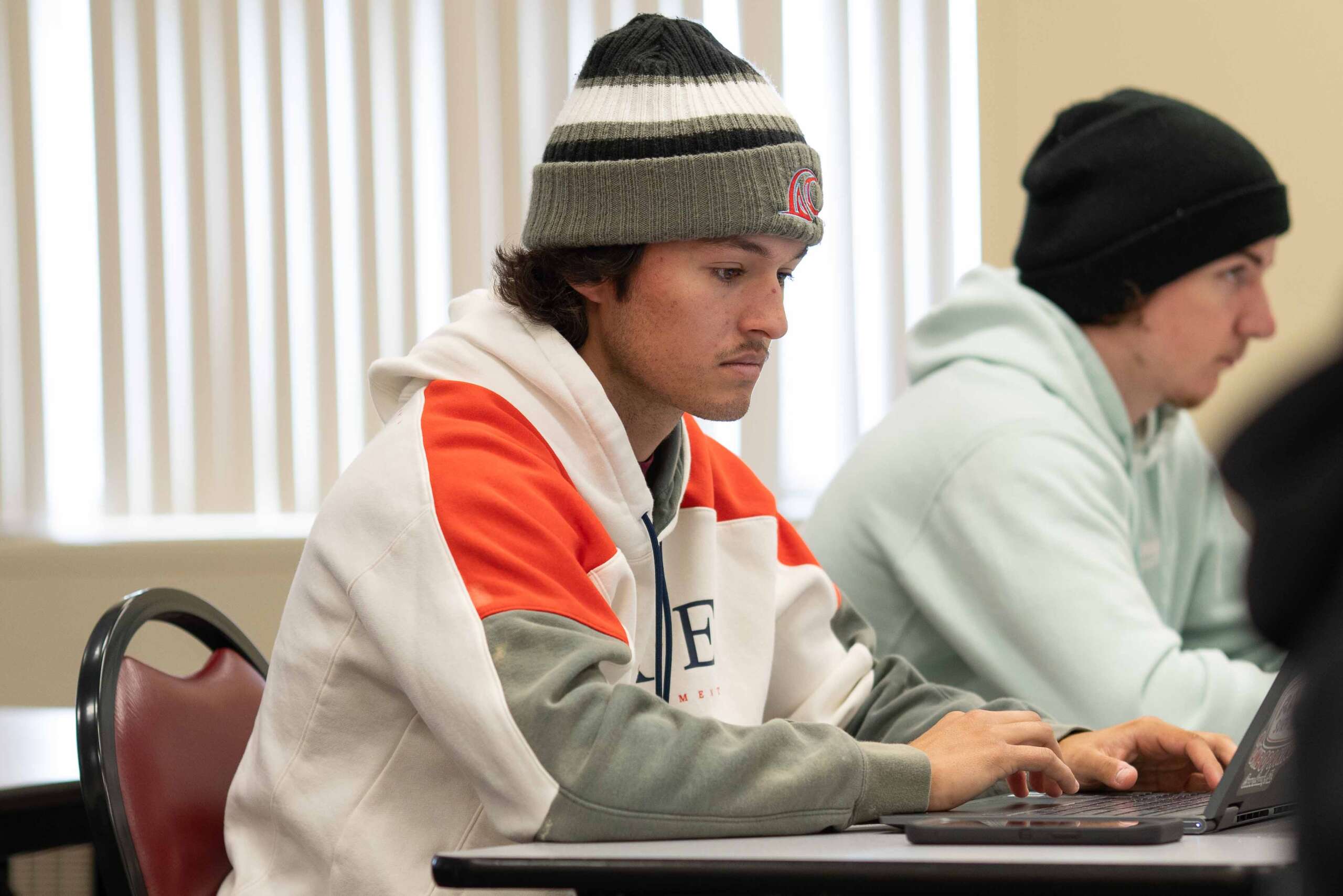 technology-photo-lowmb